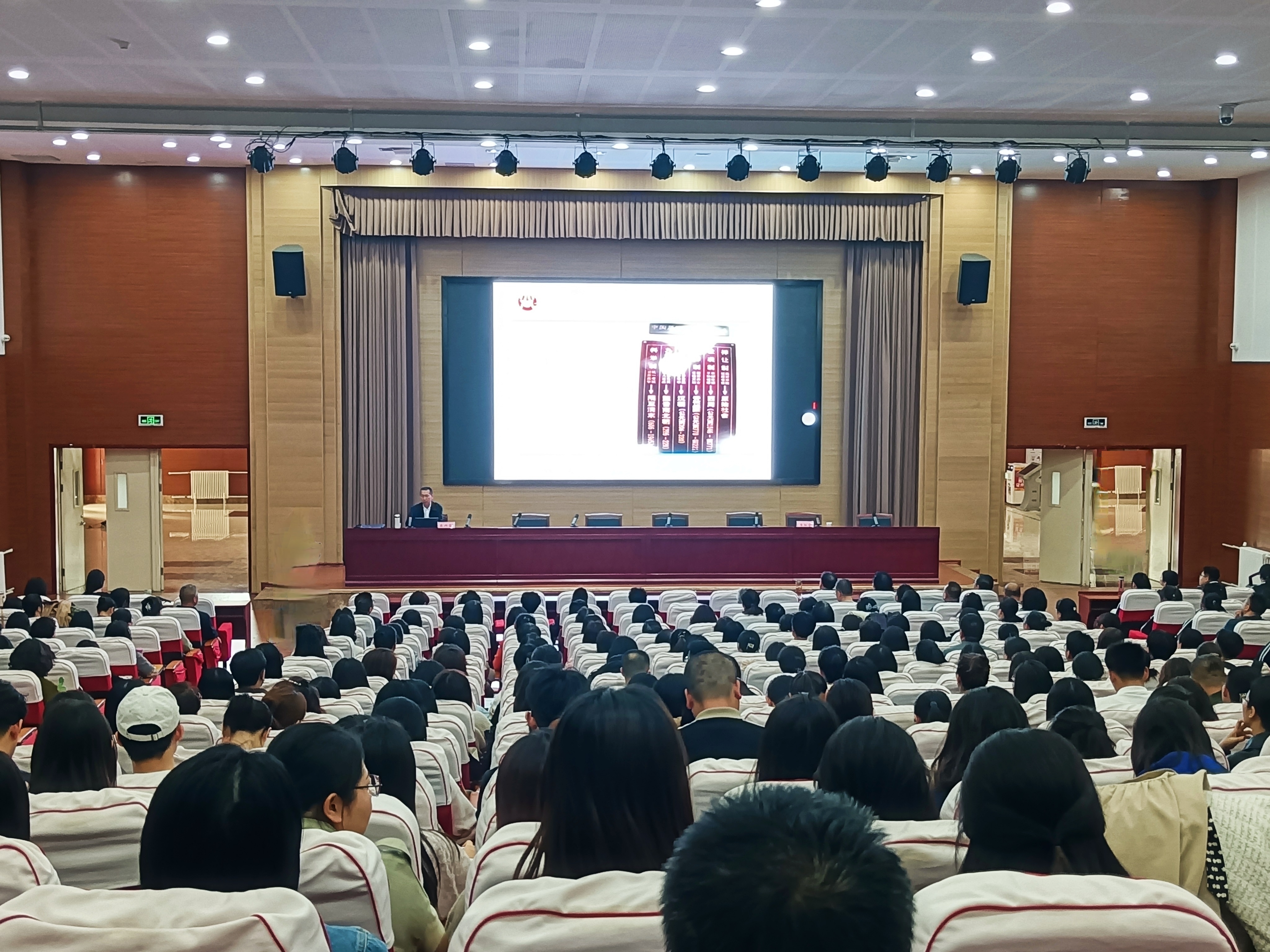 图1.jpg