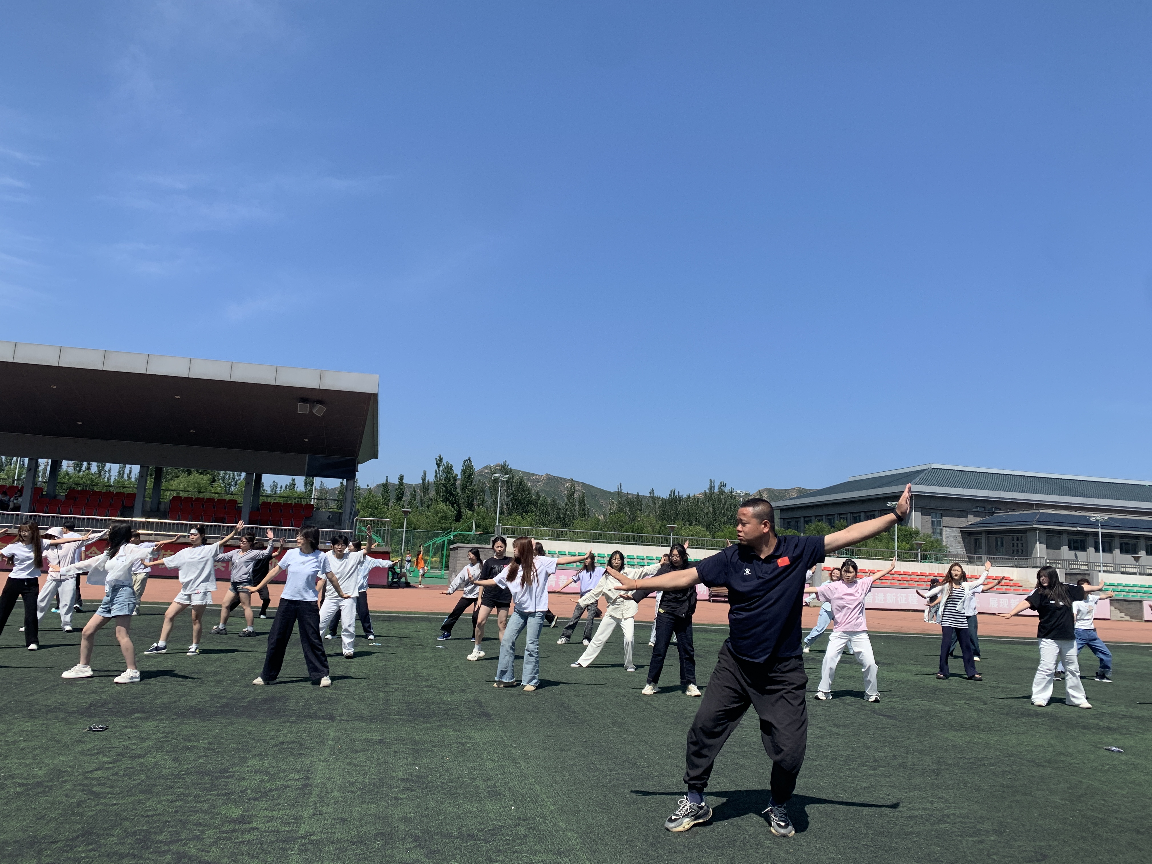 何永飞2.jpg