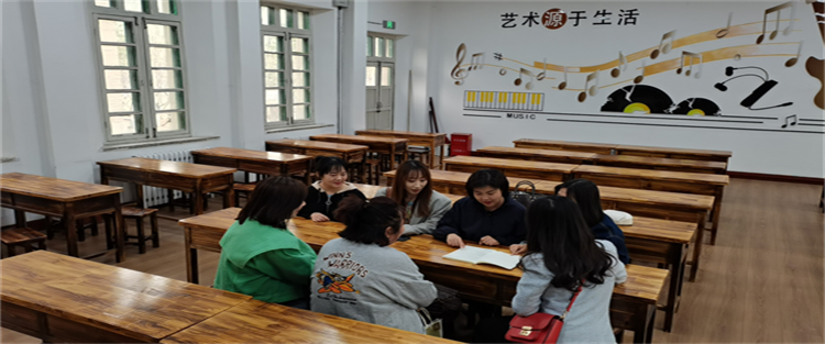 美术组 朱静.png