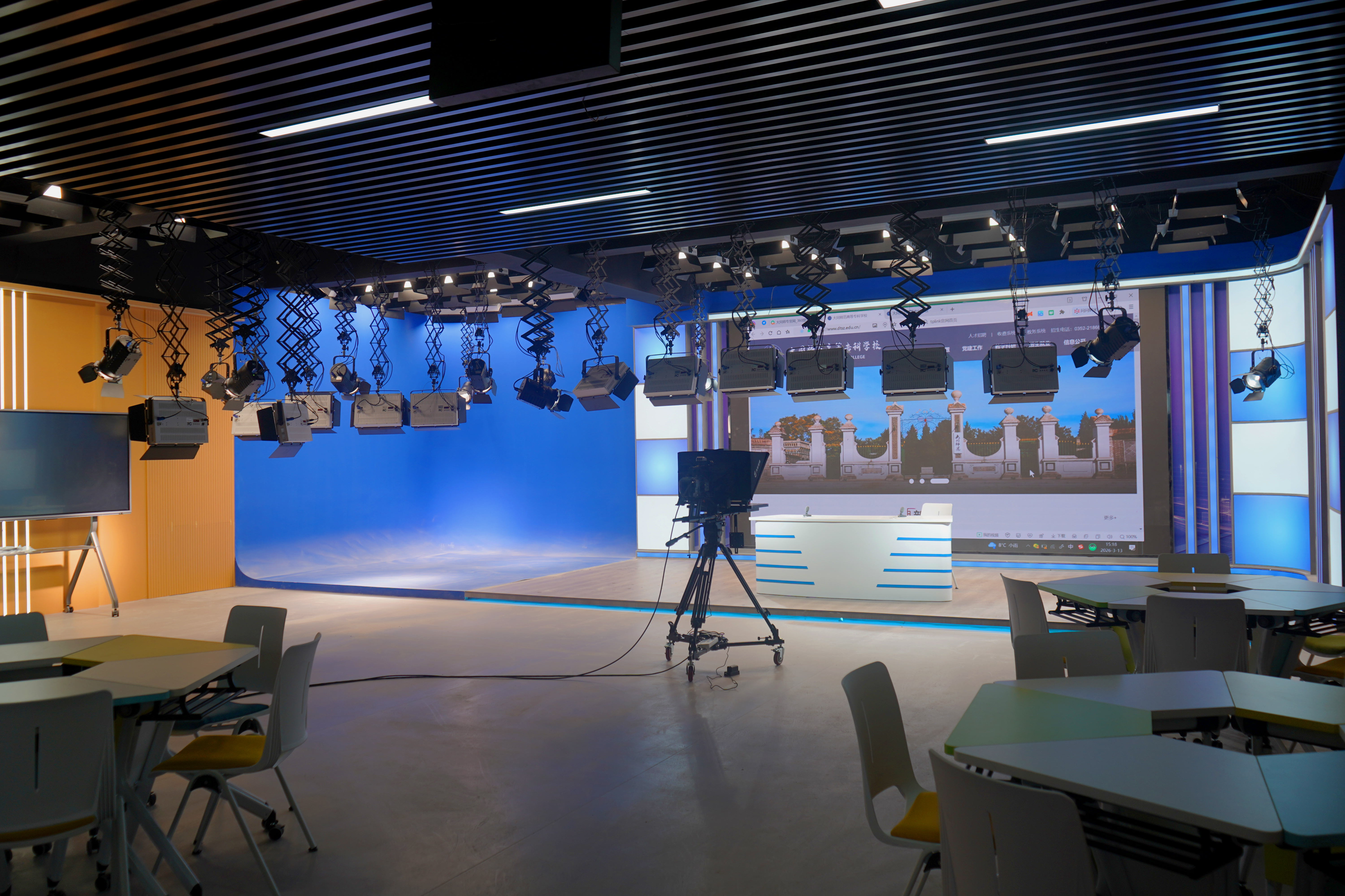 多功能演播厅2.jpg