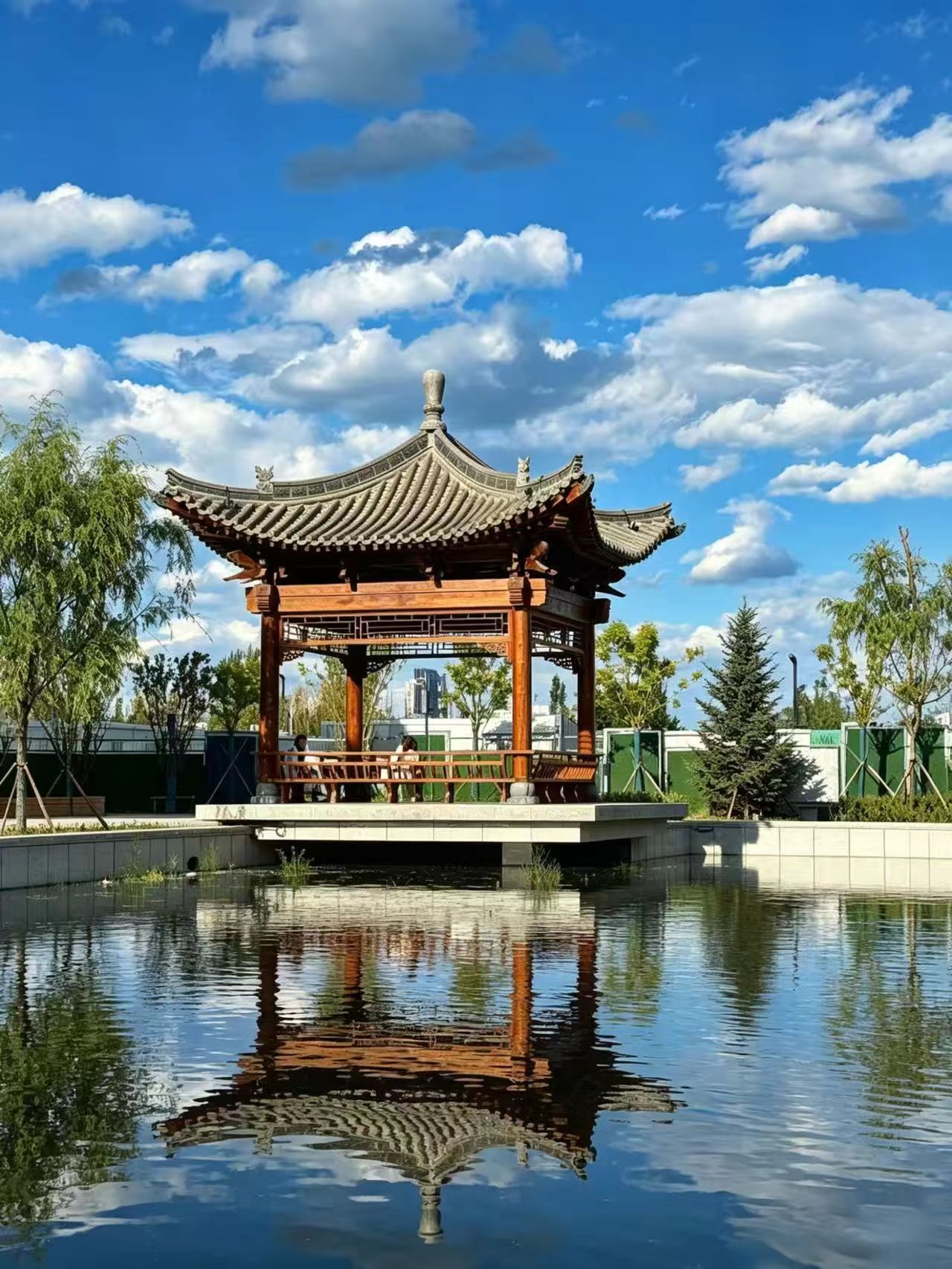 25级大数据技术三班+翟皓楠+同师的云隙光.jpg 25级大数据技术三班+翟皓楠+同师的云隙光.jpg