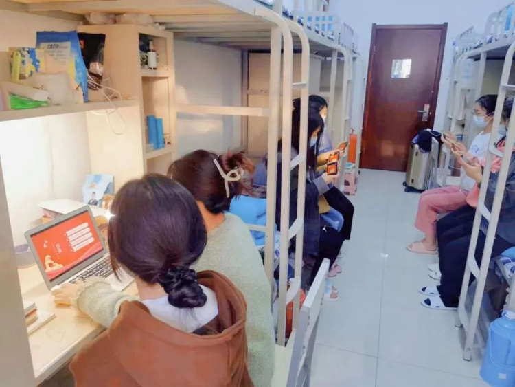 图片36二十大学生.png