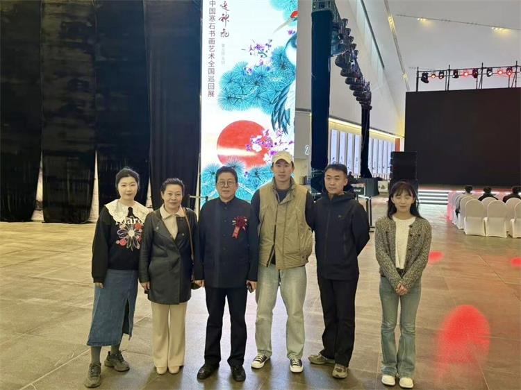 美术馆1.jpg 美术馆1.jpg